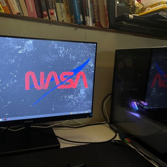 GAMING PC WITH MONITER - Picture 1 of 4